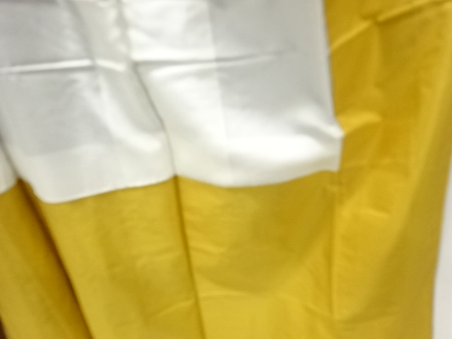  亀甲繋ぎ模様織り出し本場泥大島紬着物(5マルキ)